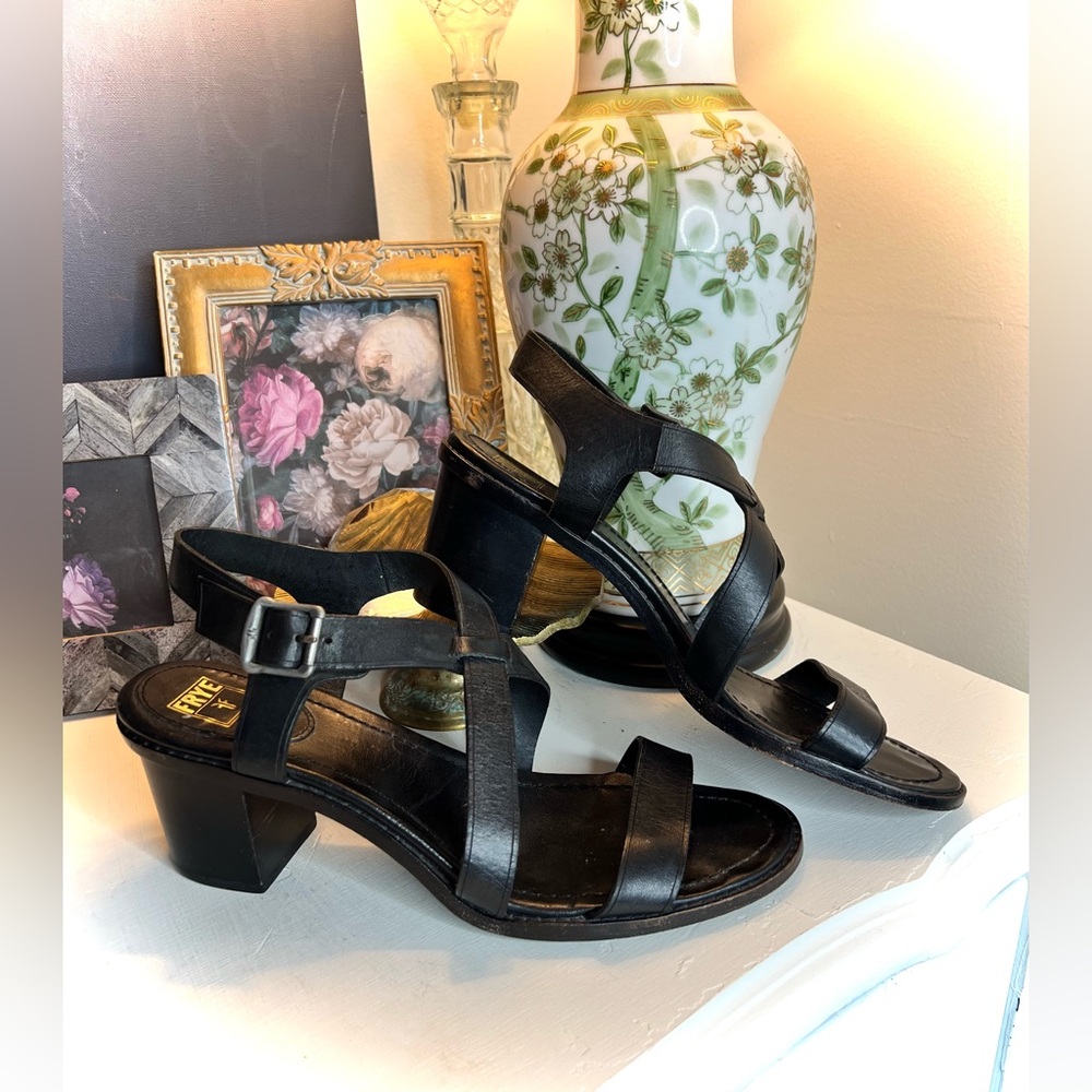 FRYE Women's Brielle Crisscross Black Leather Dress Sandal